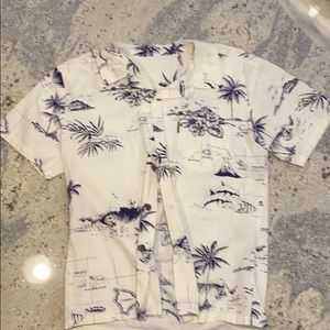 Men’s authentic Hawaiian t-shirt